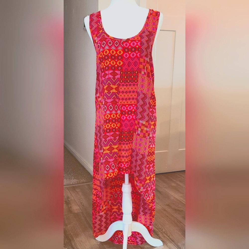 Barely Worn - KENSIE - Cute Hi-Low Colorful Razor Back Shift Dress- Size M